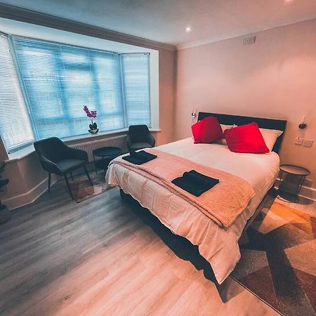 Апартаменти Modern 3 Ground Floor Parking And Garden Борнмут Екстер'єр фото