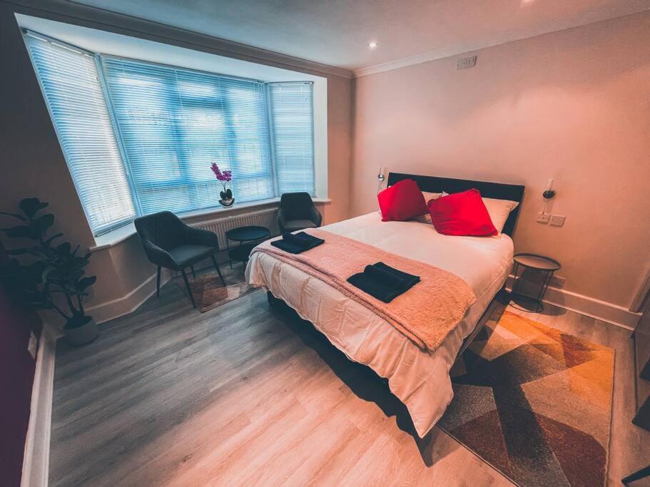 Апартаменти Modern 3 Ground Floor Parking And Garden Борнмут Екстер'єр фото