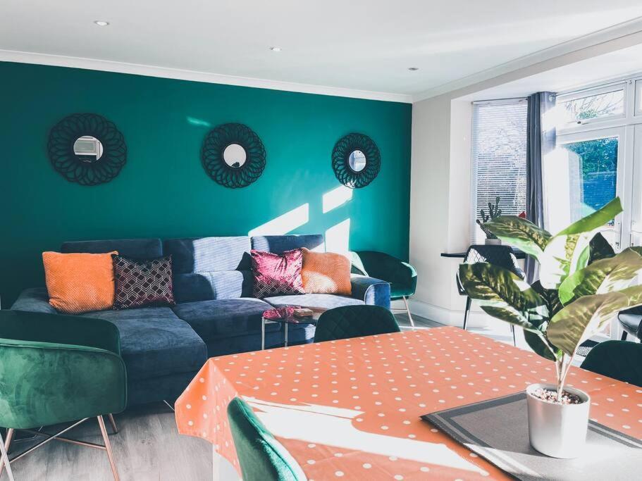 Апартаменти Modern 3 Ground Floor Parking And Garden Борнмут Екстер'єр фото